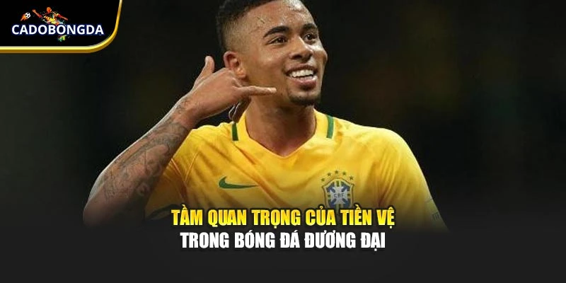 Tầm quan trọng của tiền vệ trong bóng đá đương đại